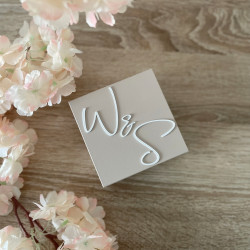 Pudełeczko kwadrat z białym...